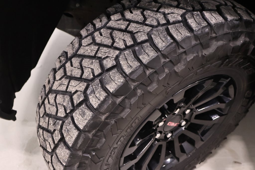 Used 2025 GMC Sierra 1500 Elevation w/ Elevation Premium Package image 43