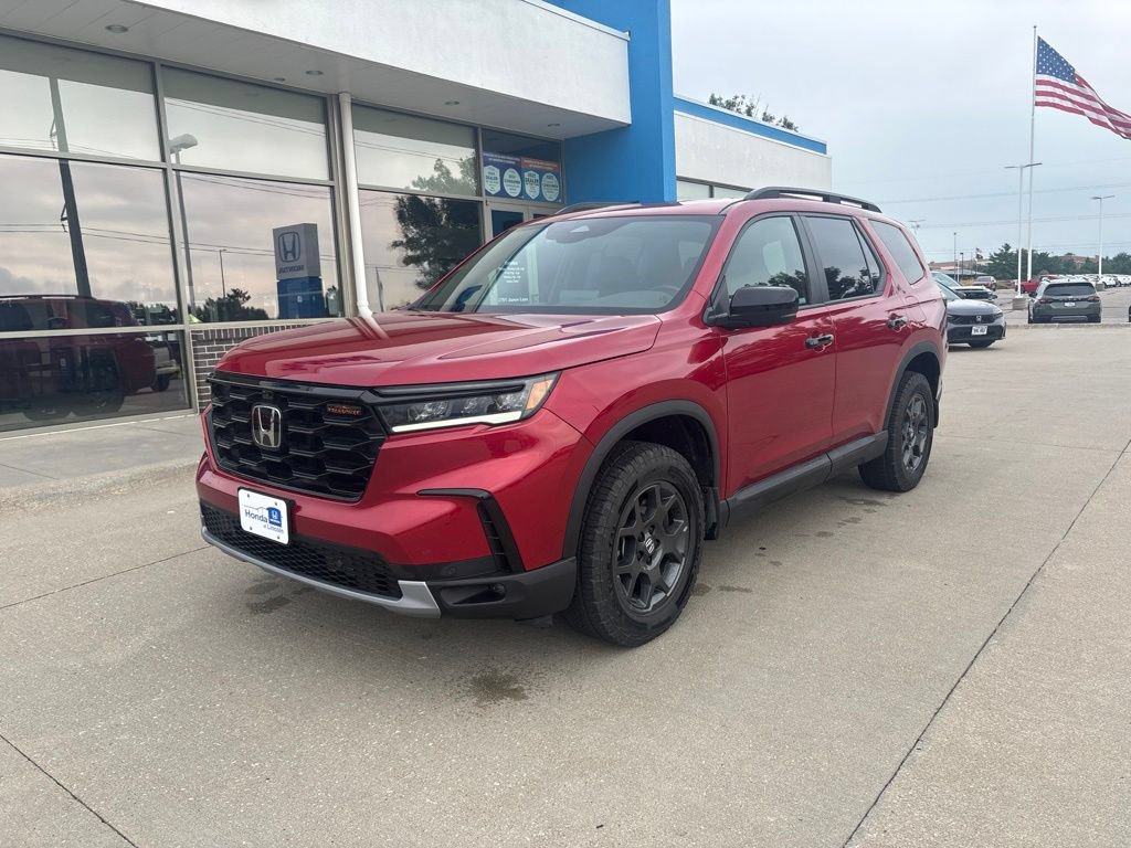 Certified 2025 Honda Pilot TrailSport