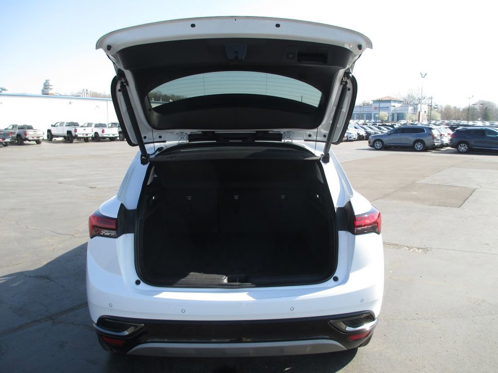 Used 2022 Buick Envision Essence w/ Sport Touring Package image 9