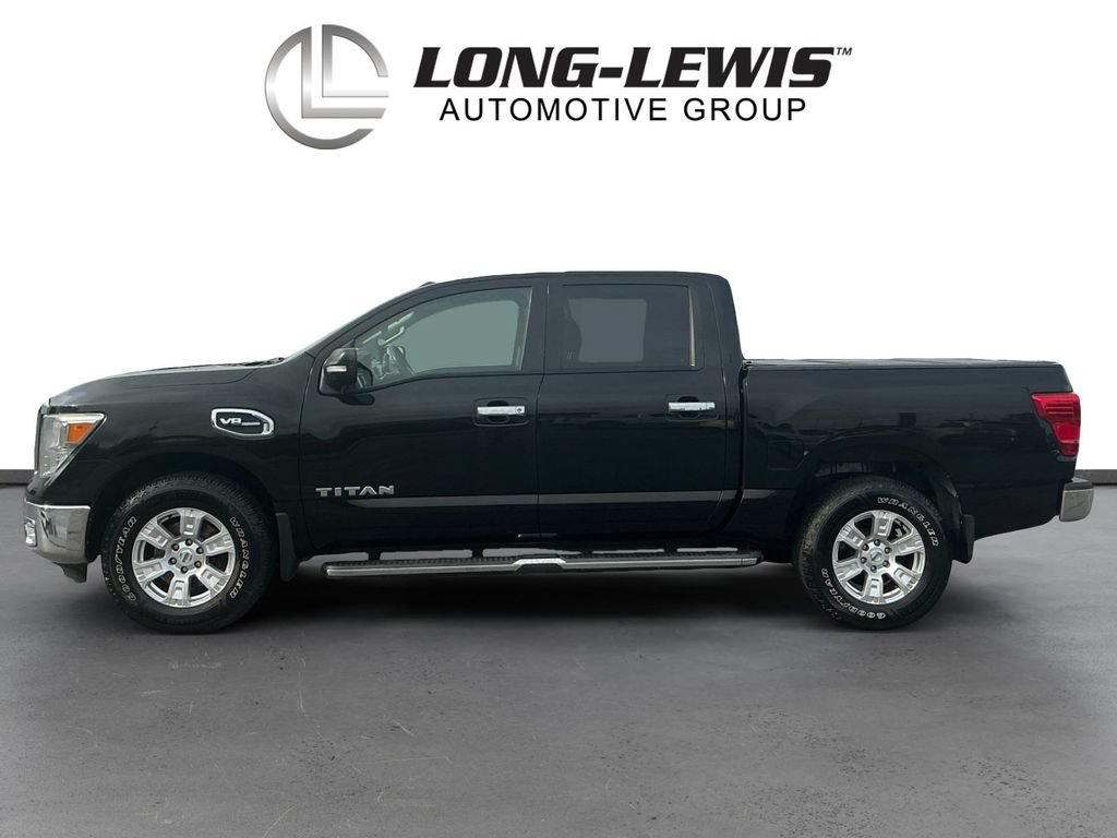 Used 2017 Nissan Titan 4x4 Crew Cab image 2