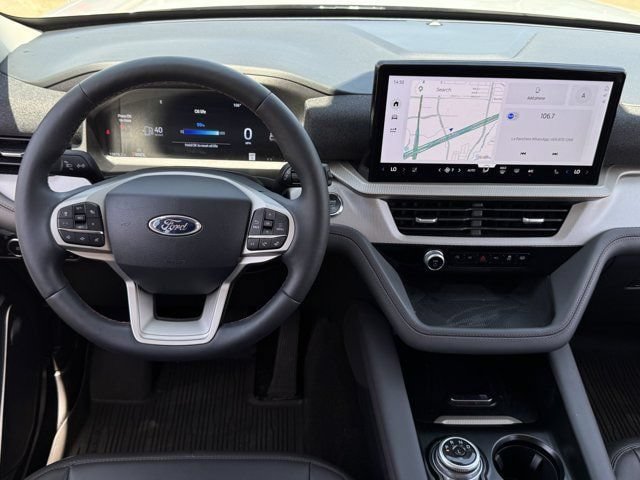 Used 2025 Ford Explorer Active w/ Active Comfort Package RWD image 12