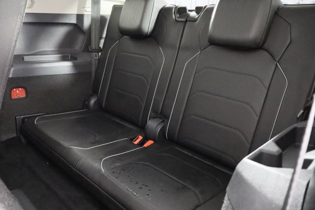 Used 2019 Volkswagen Tiguan SEL Premium image 17
