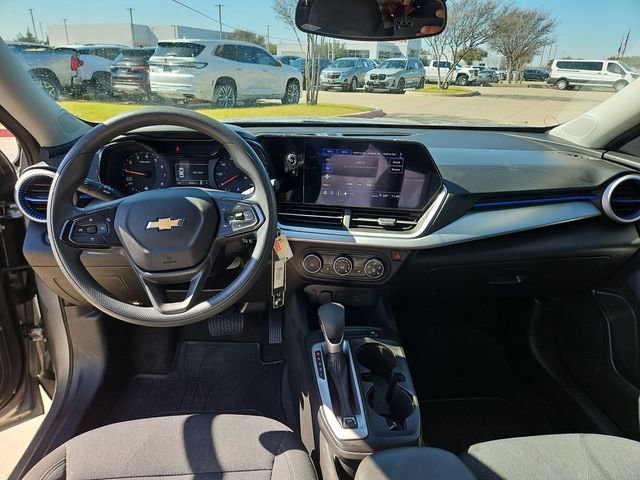 Used 2024 Chevrolet Trax LS w/ LS Convenience Package FWD image 18