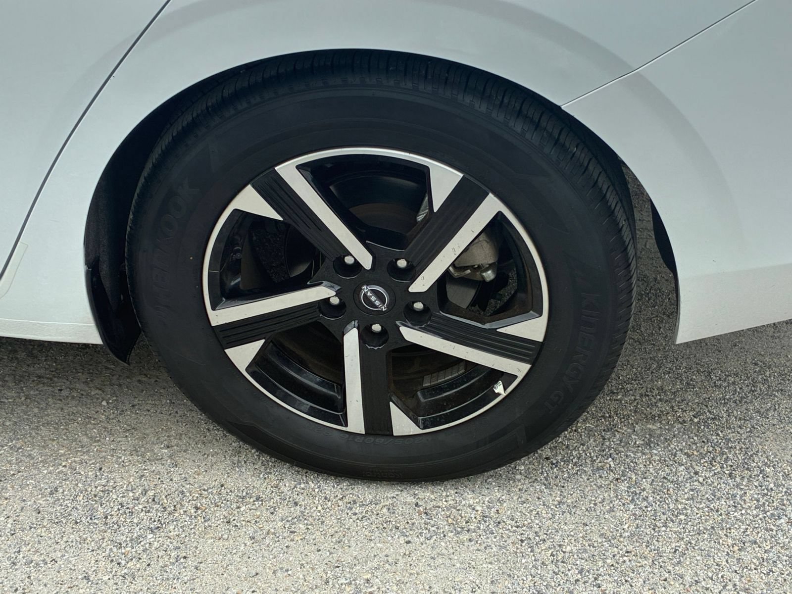 Used 2025 Nissan Sentra SV FWD image 24