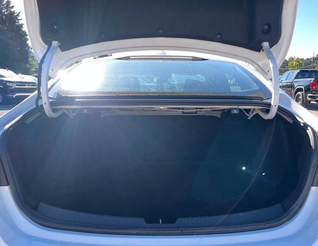 Used 2023 Chevrolet Malibu LT FWD image 13