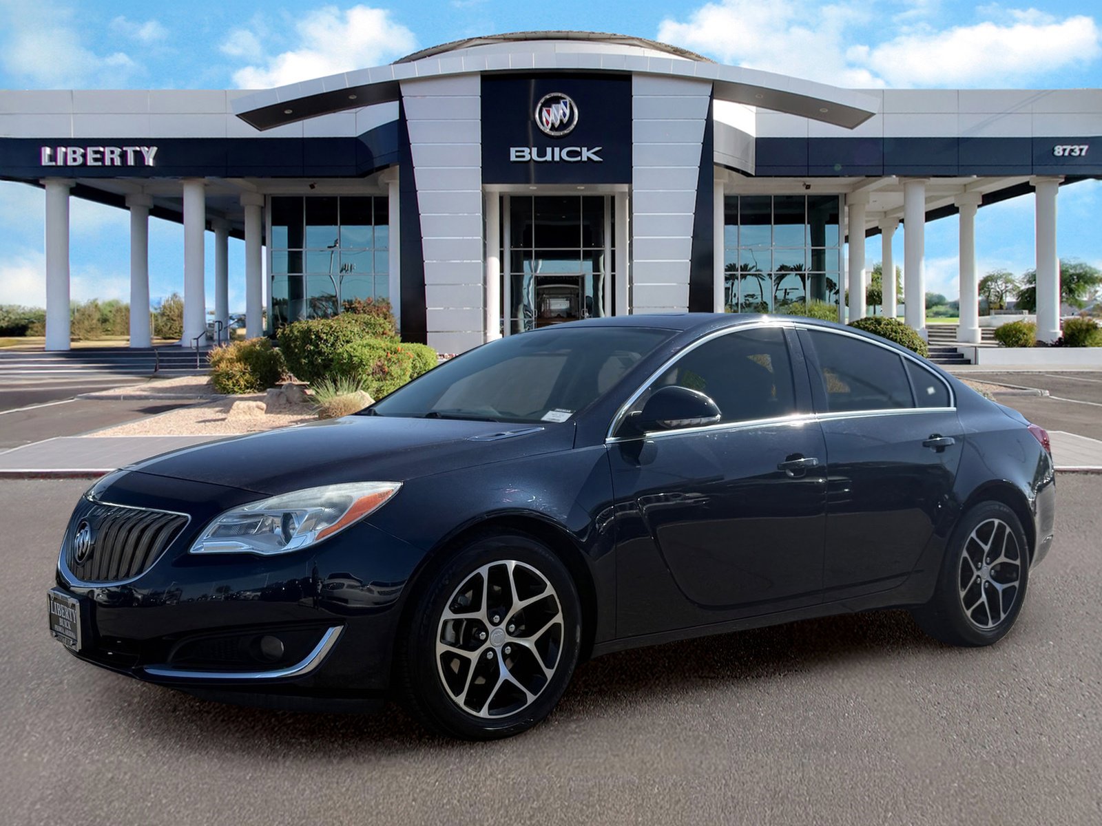 Used 2017 Buick Regal Sport Touring FWD image 8
