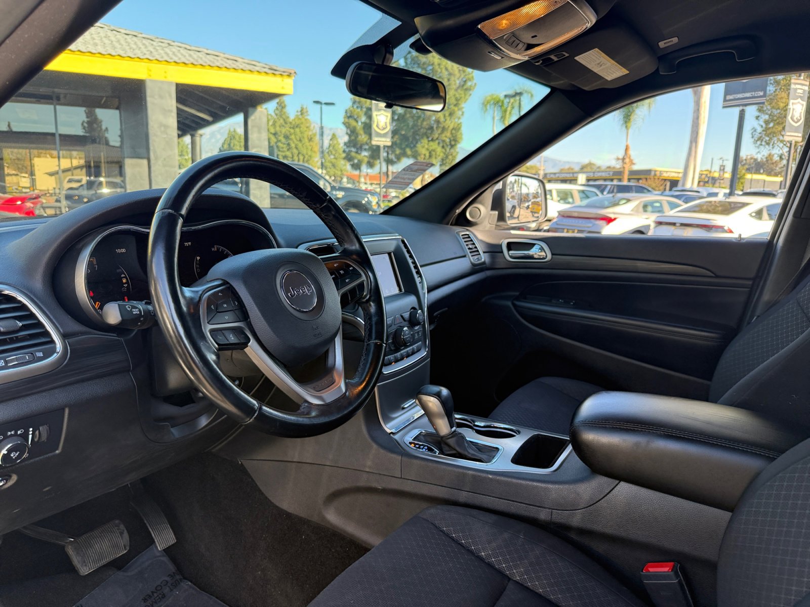 Used 2021 Jeep Grand Cherokee Laredo image 15