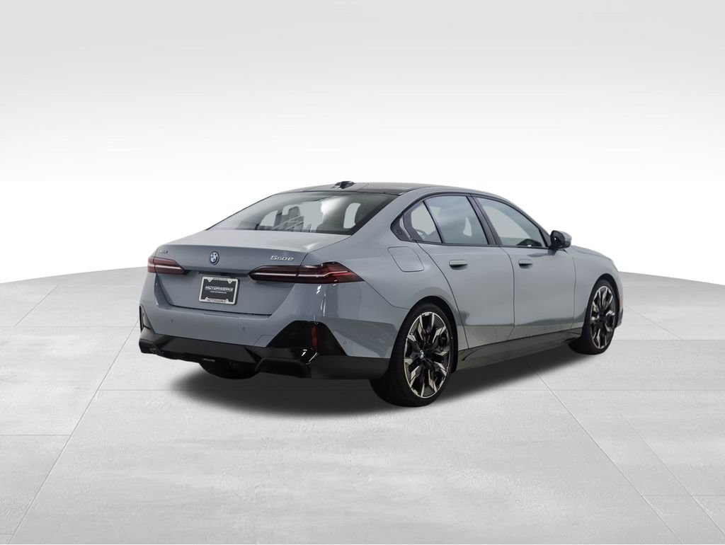 New 2026 BMW 550e xDrive image 6