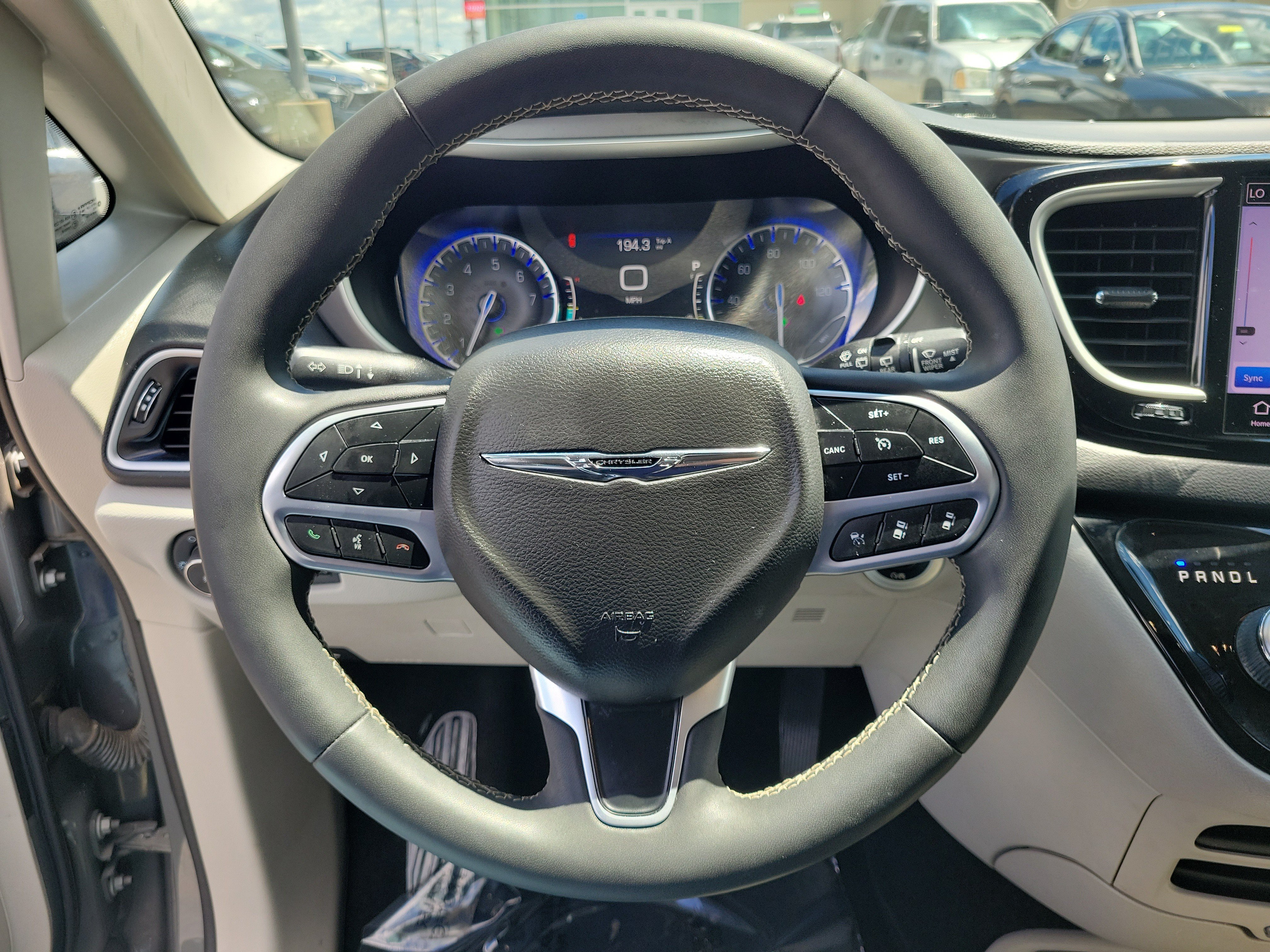 Used 2022 Chrysler Pacifica Touring-L FWD image 21