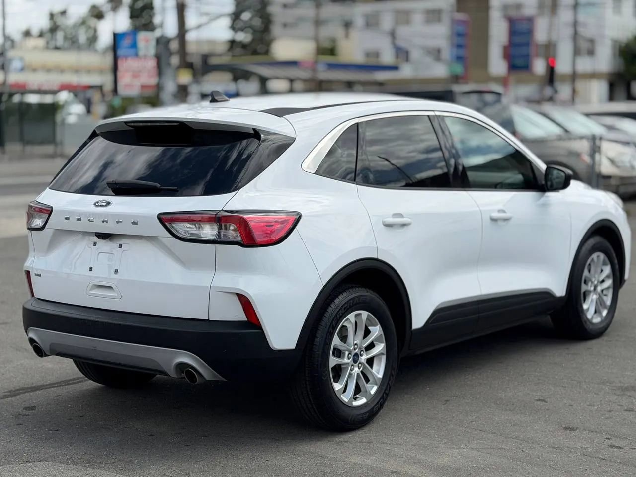 Used 2022 Ford Escape SE FWD image 18