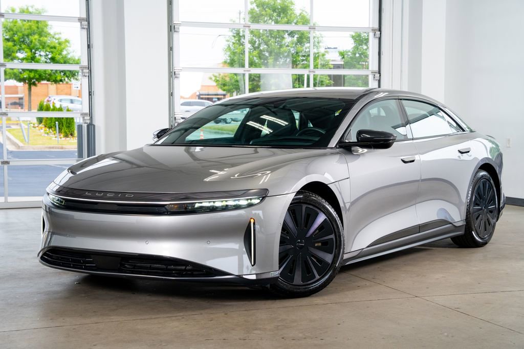 Used 2024 Lucid Air Pure RWD image 2