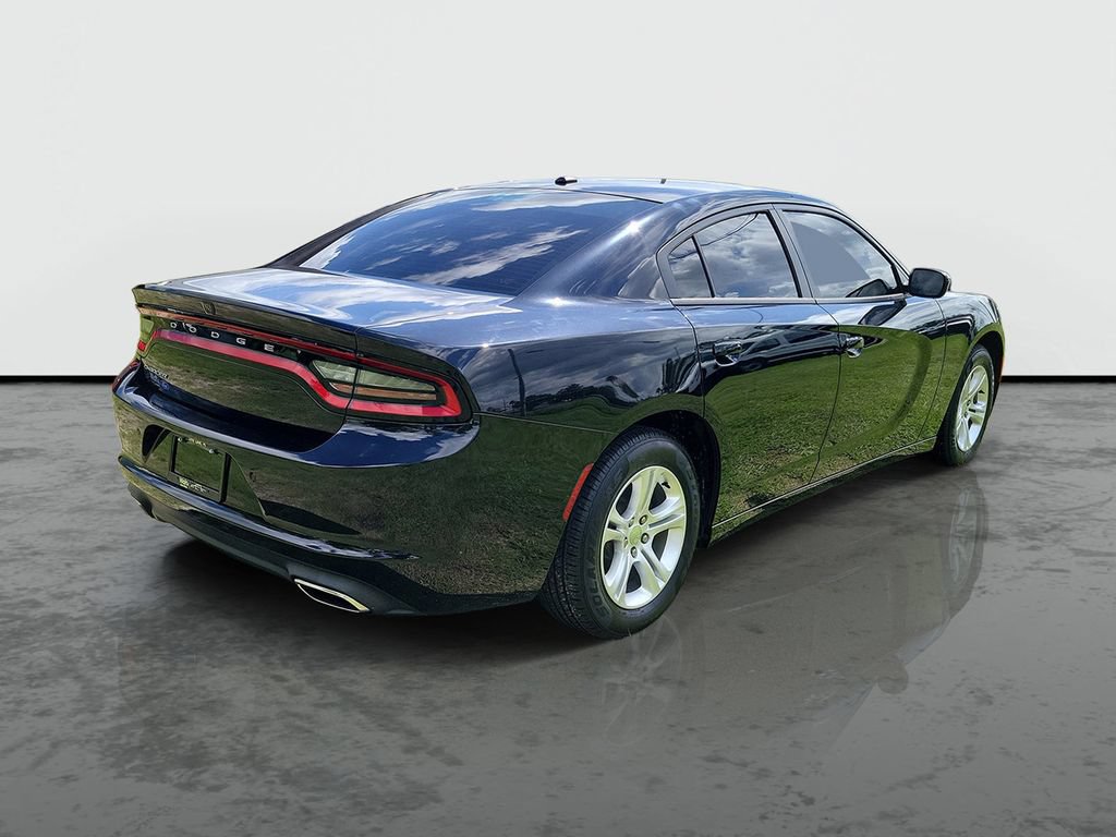 Used 2020 Dodge Charger SXT RWD image 2