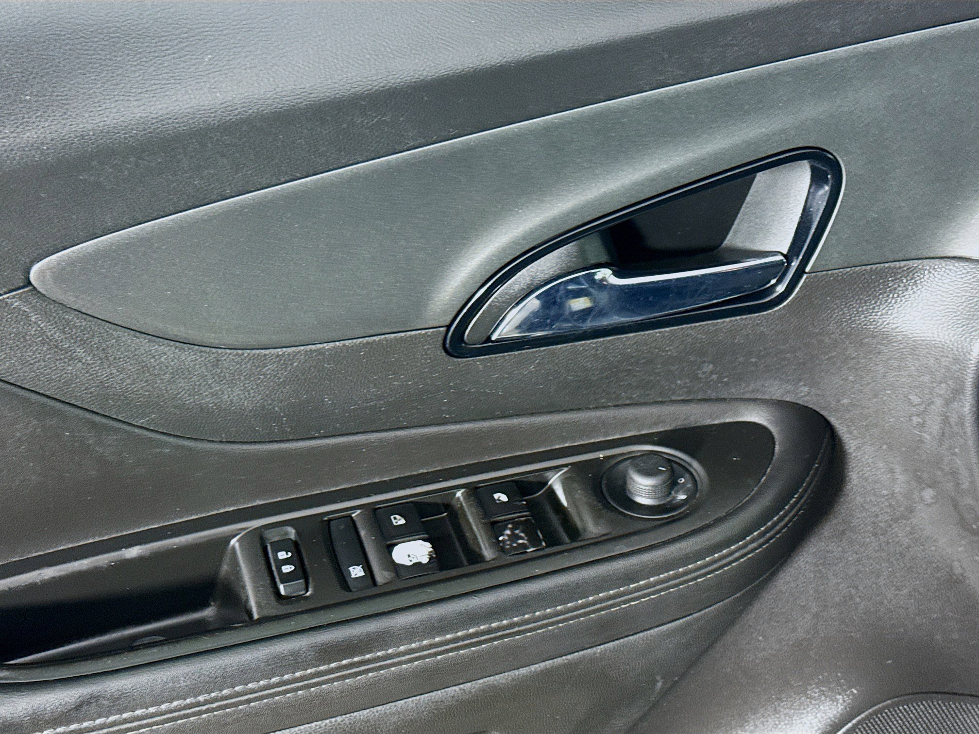 Used 2018 Buick Encore Preferred image 24