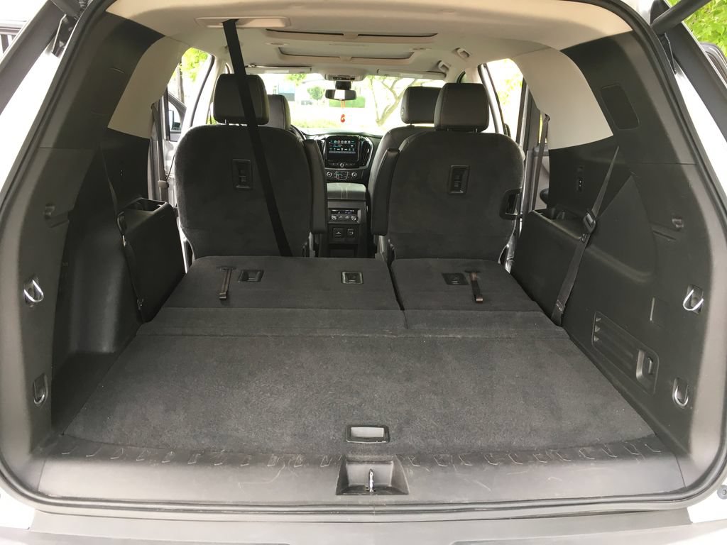Used 2019 Chevrolet Traverse LT w/ LT Premium Package AWD/4WD image 36