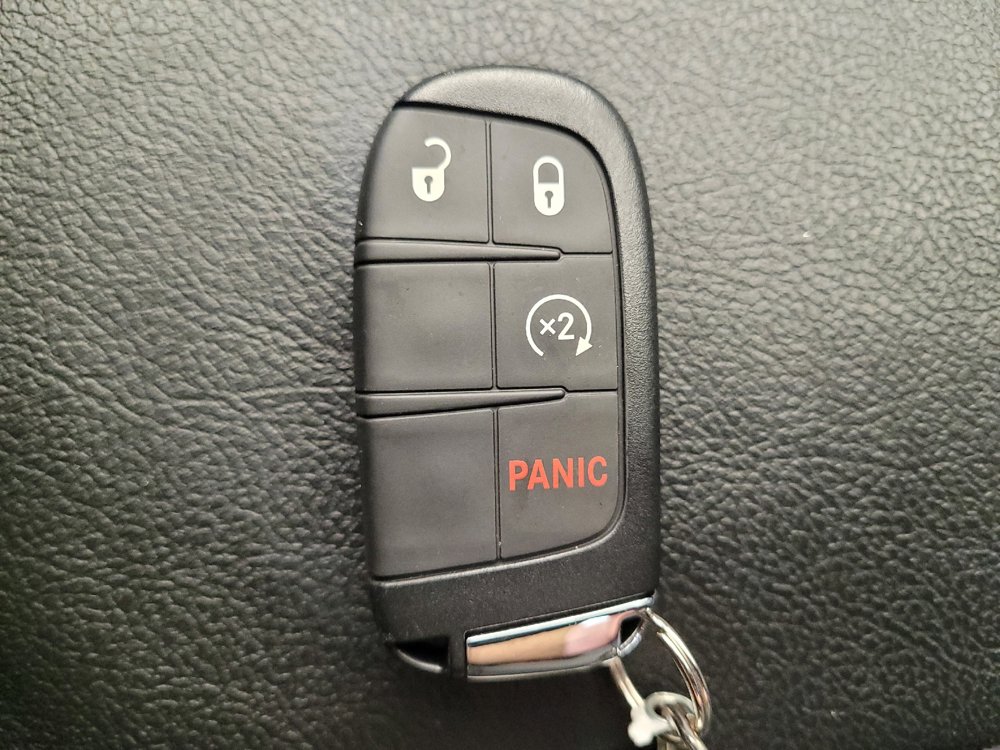 Used 2022 Jeep Compass Latitude w/ Sun and Sound Group AWD/4WD image 32