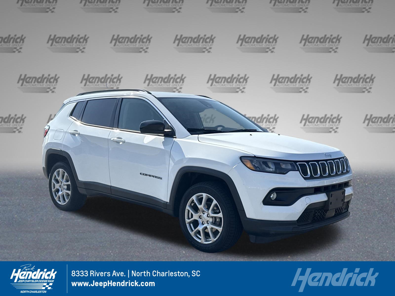 Used 2022 Jeep Compass Latitude image 1