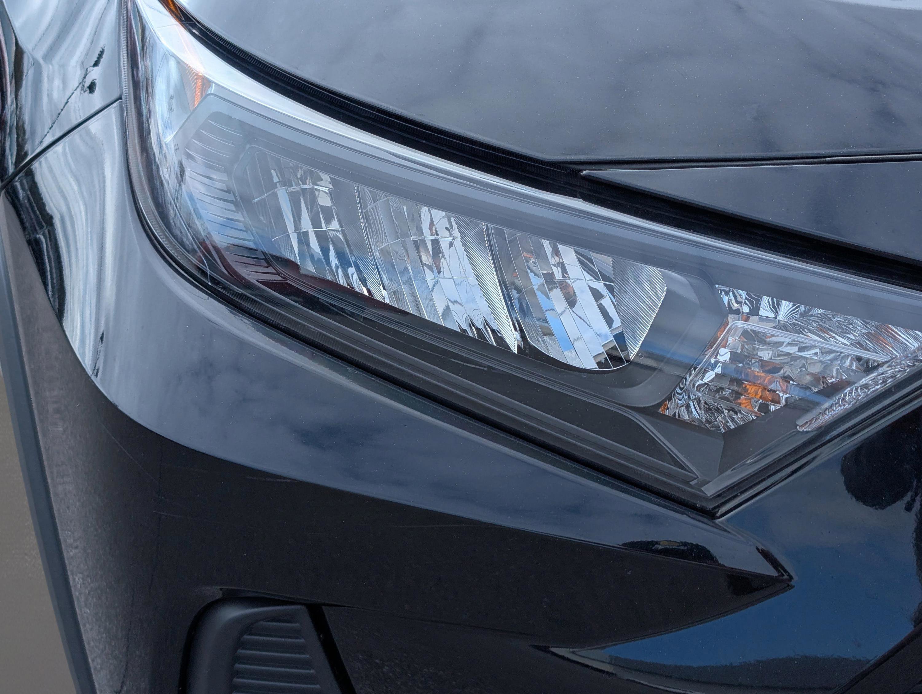 Used 2020 Toyota RAV4 LE image 4