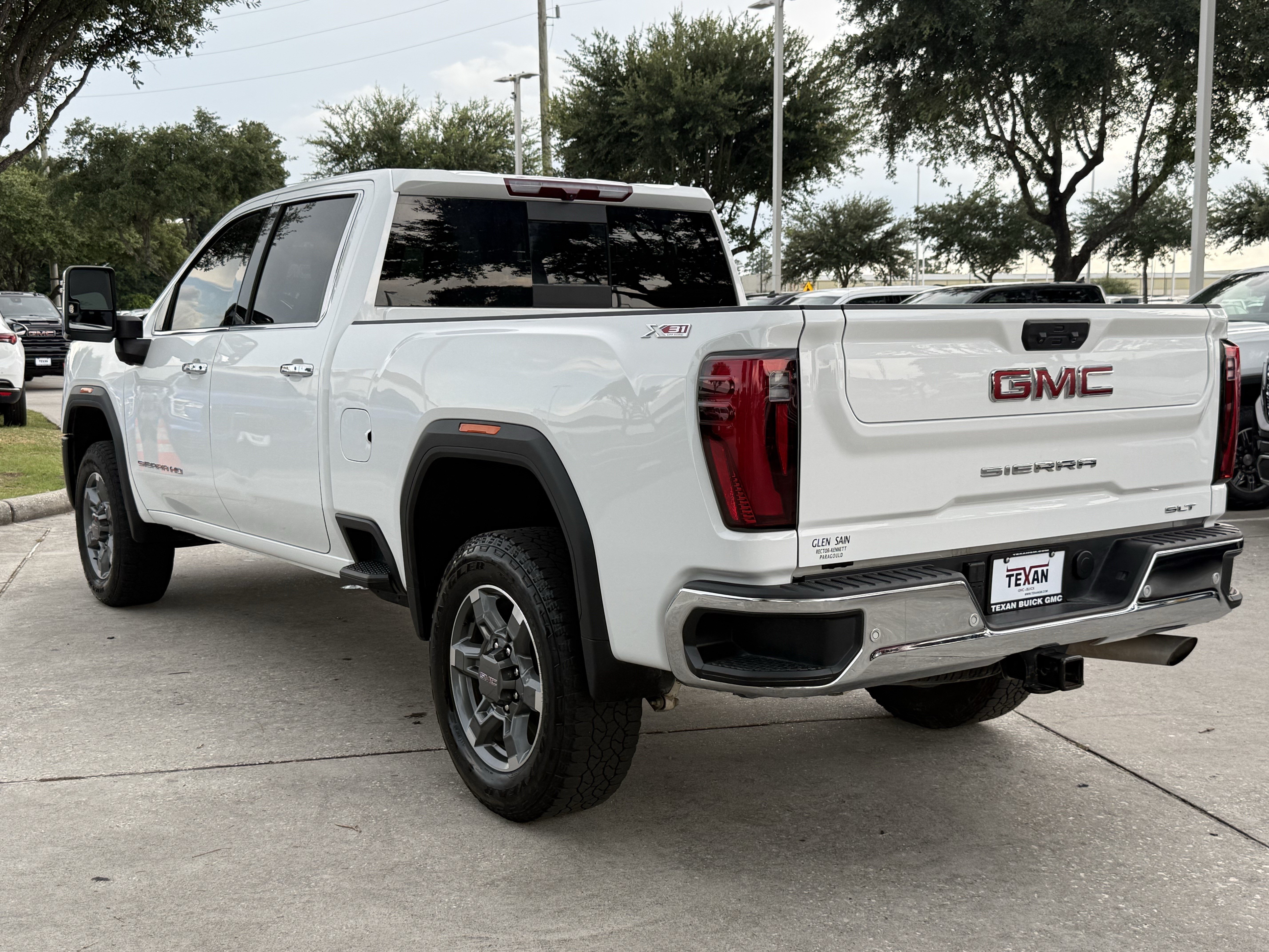 Used 2025 GMC Sierra 2500 SLT AWD/4WD image 7