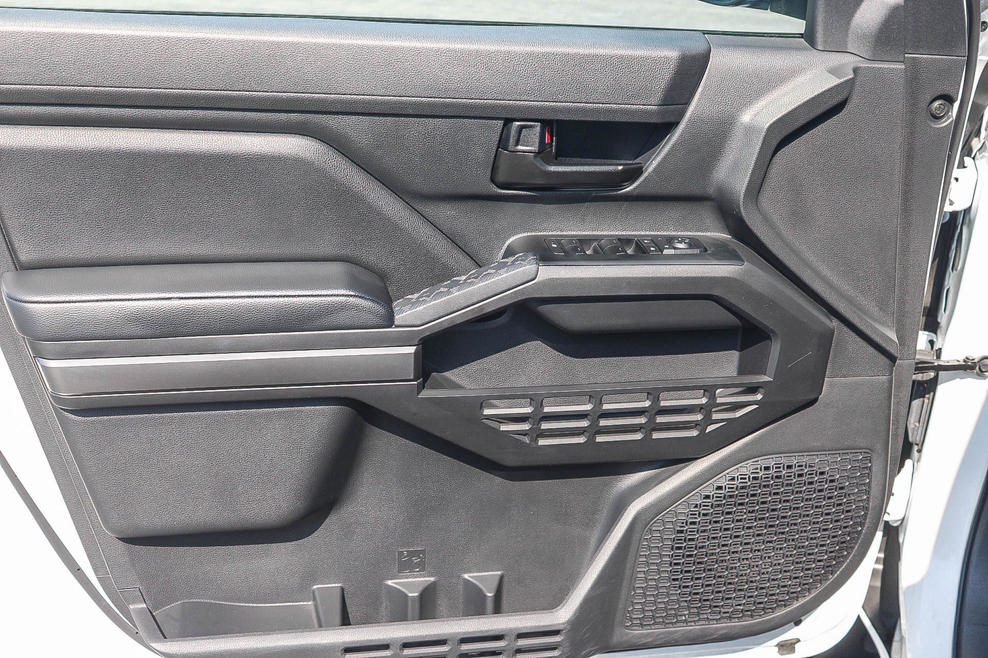 Certified 2025 Toyota Tacoma SR5 AWD/4WD image 21