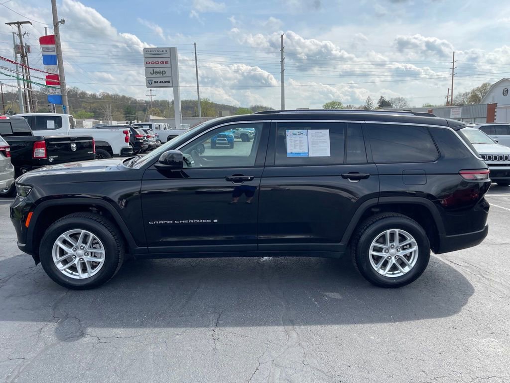 Used 2023 Jeep Grand Cherokee L Laredo w/ Luxury Tech Group I AWD/4WD image 9