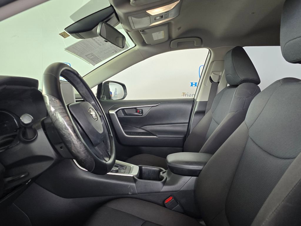 Used 2023 Toyota RAV4 LE AWD/4WD image 8
