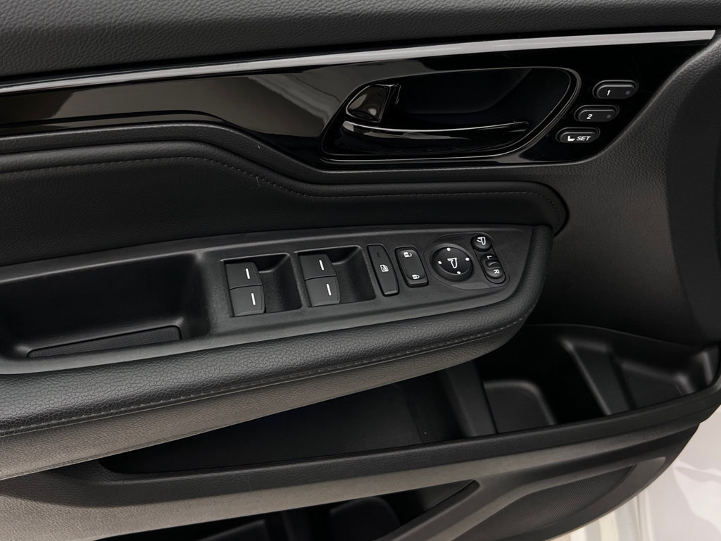 Used 2025 Honda Odyssey Elite image 25