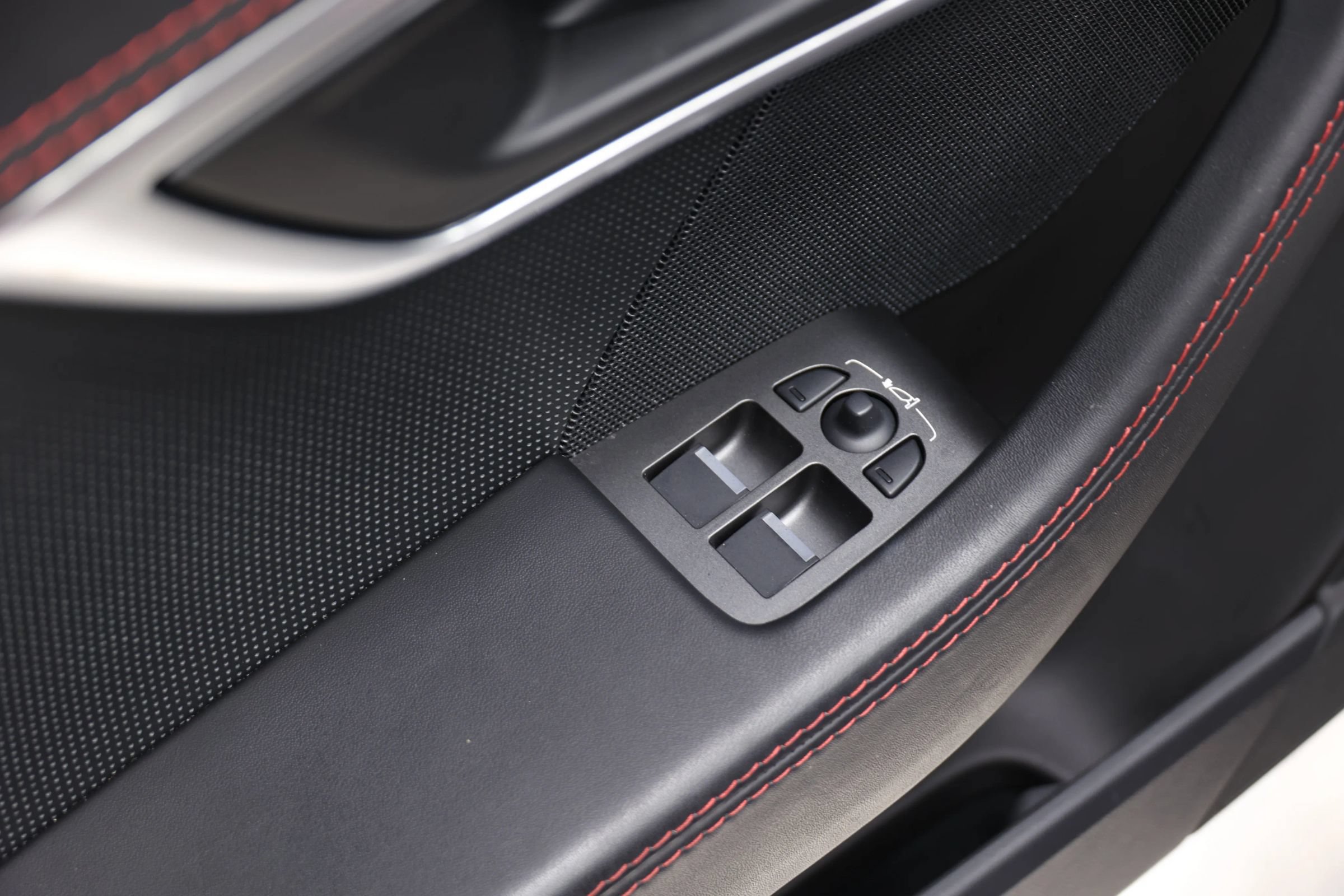 Used 2021 Jaguar F-TYPE R AWD/4WD image 13