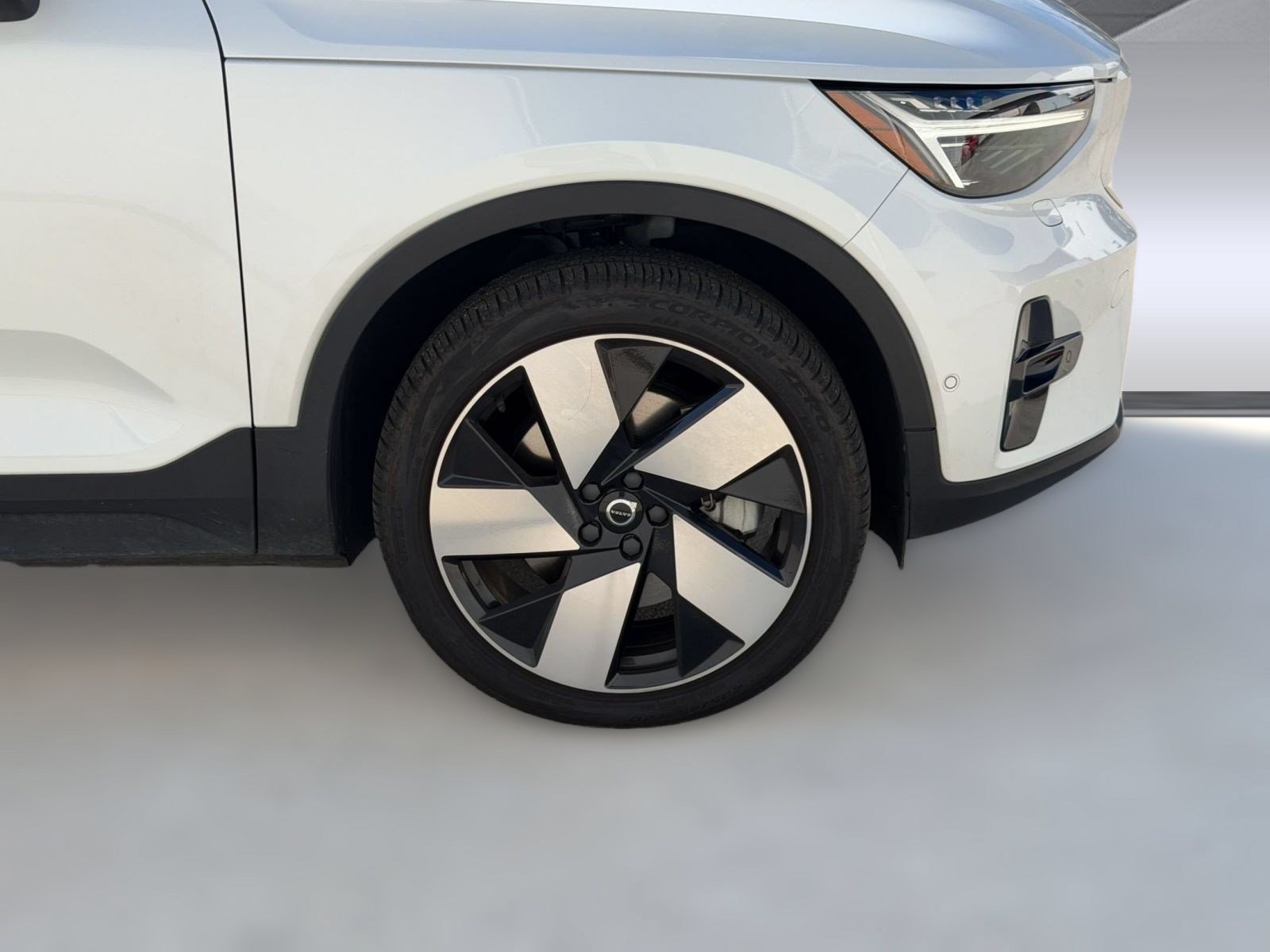 Used 2023 Volvo C40 P8 Recharge Ultimate w/ Protection Package Premier AWD/4WD image 13