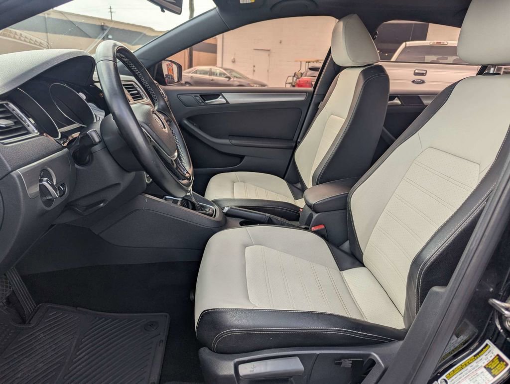 Used 2016 Volkswagen Jetta Sport image 19