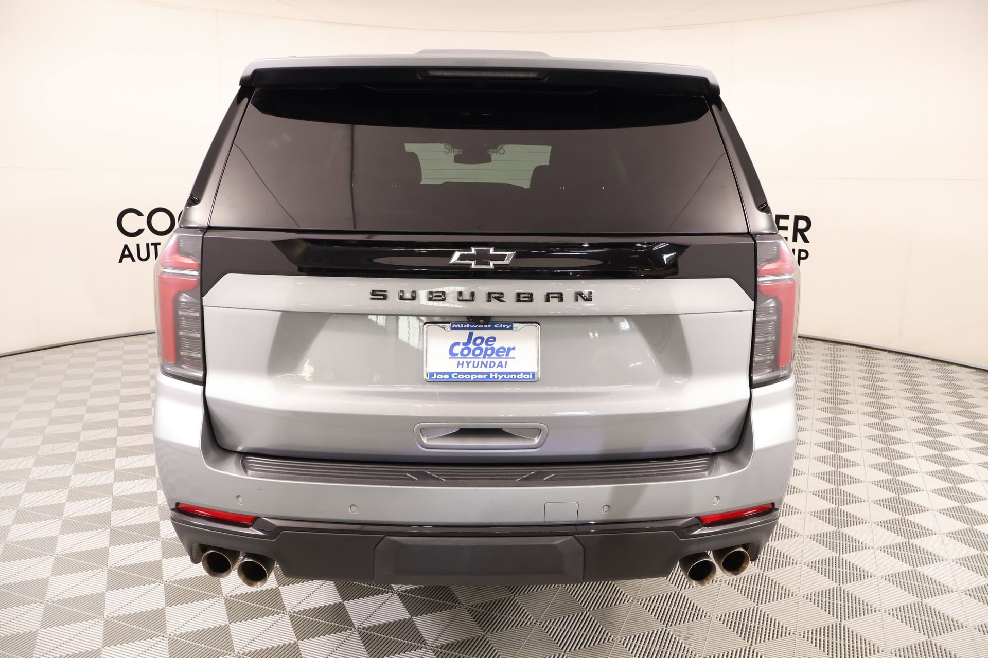 Used 2025 Chevrolet Suburban Z71 AWD/4WD image 22