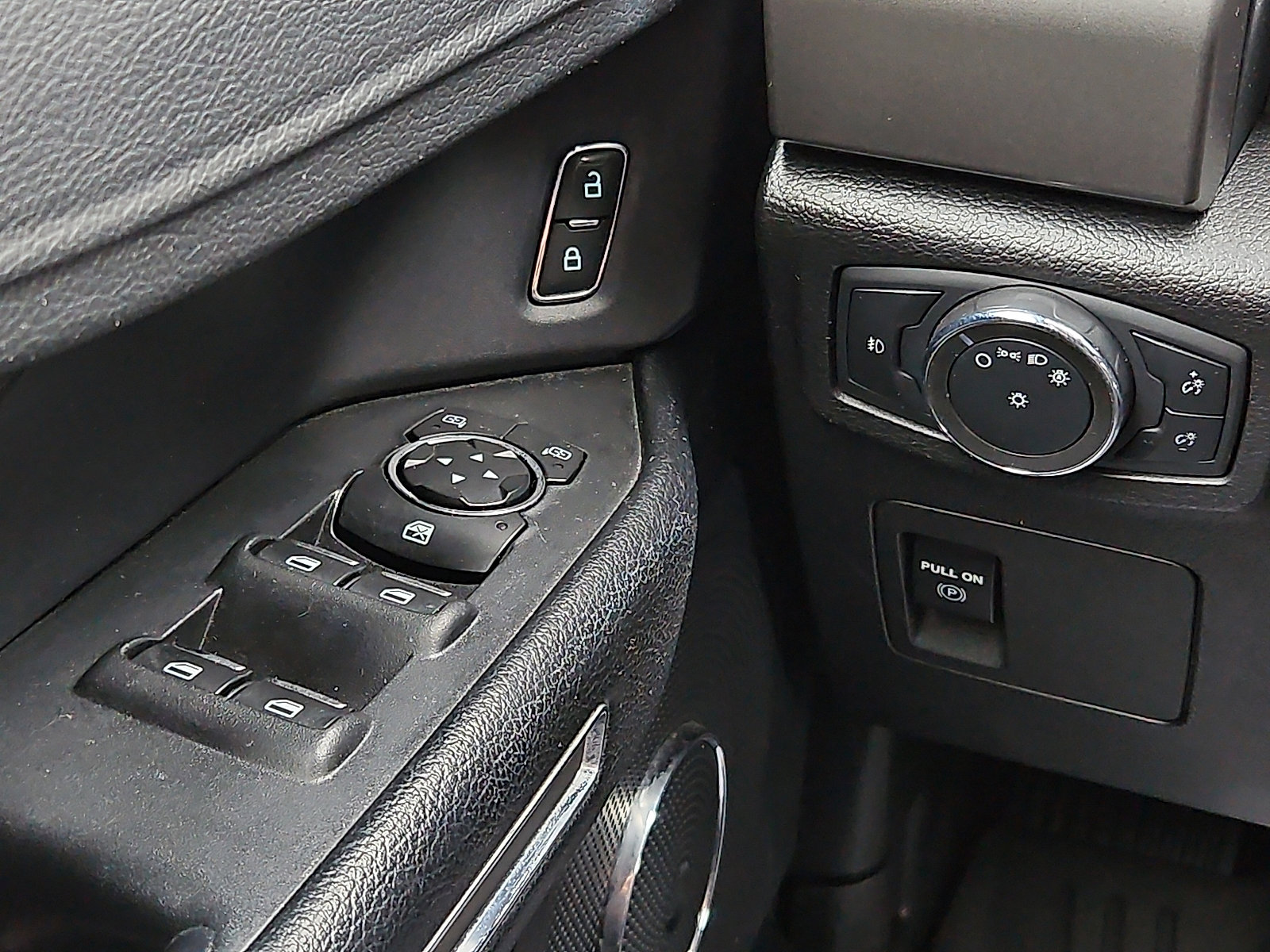 Used 2020 Ford Expedition XLT image 25