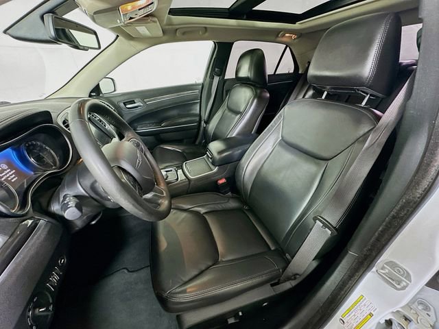 Used 2022 Chrysler 300 Touring L w/ Popular Equipment Group image 22