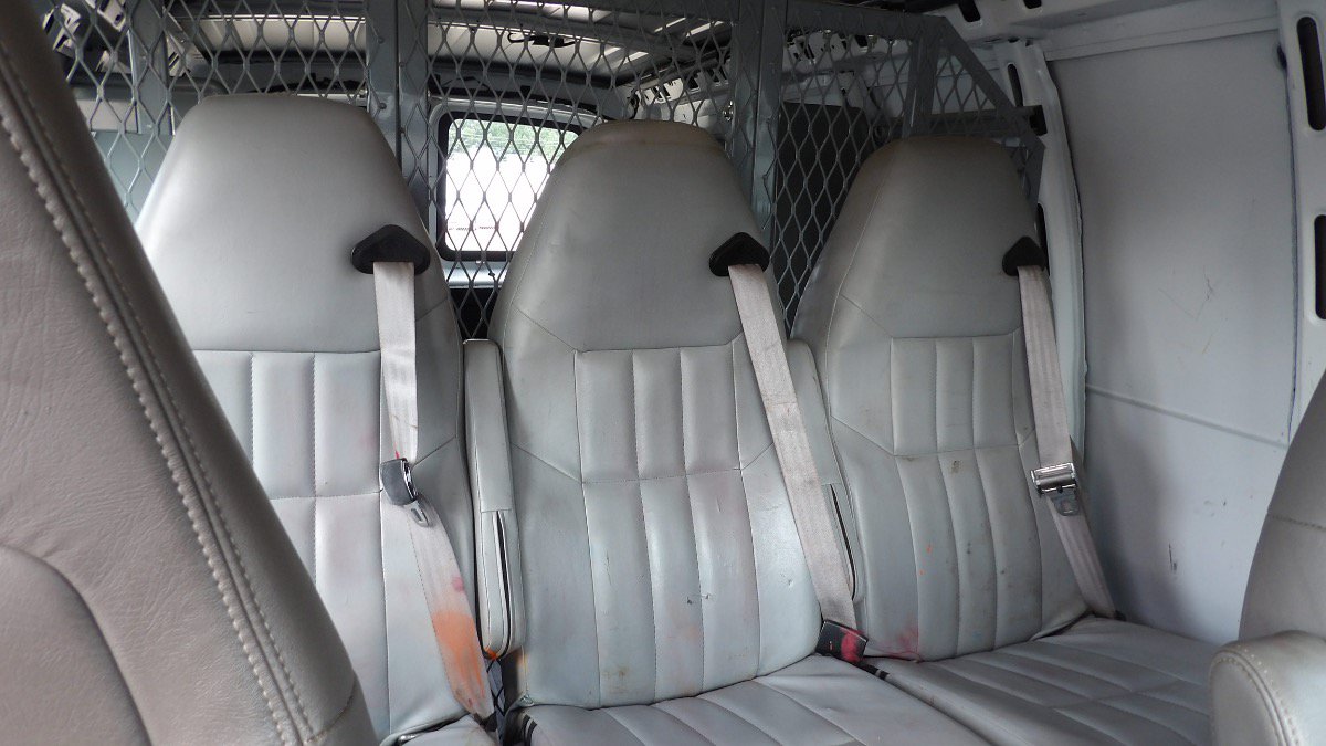 Used 2017 Chevrolet Express 2500 RWD image 38
