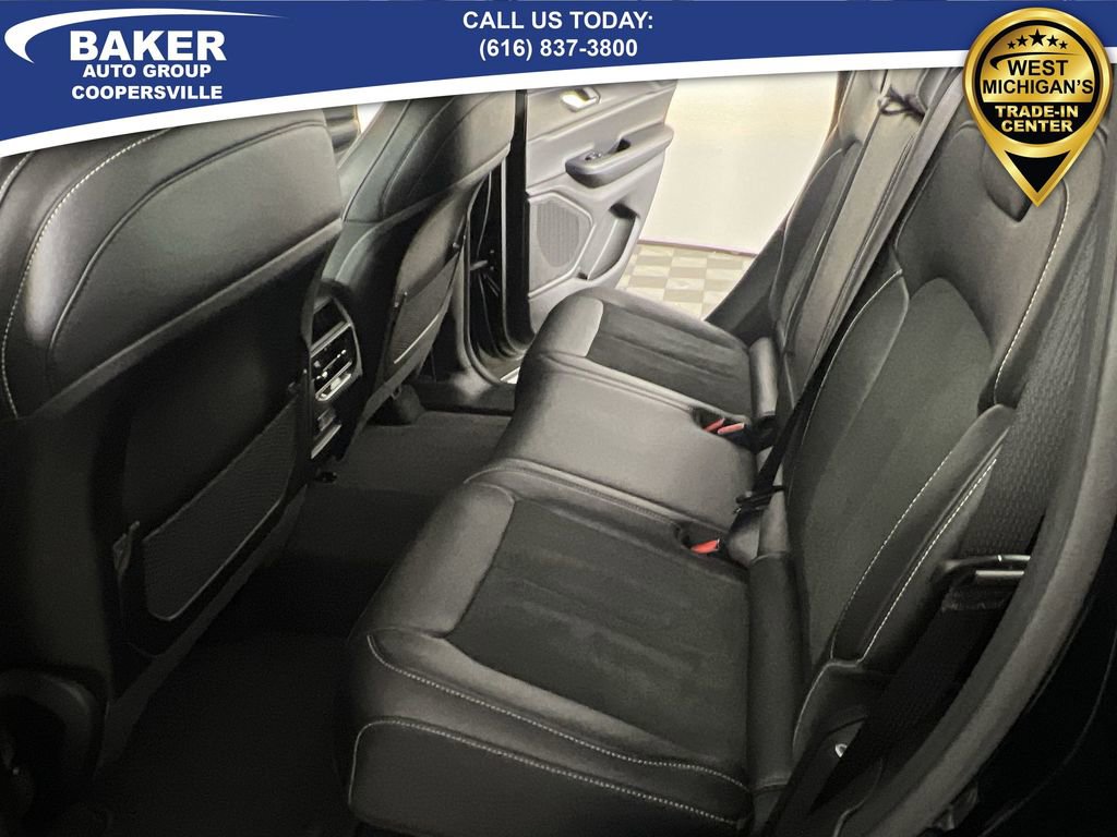 Used 2025 Jeep Grand Cherokee Altitude image 25