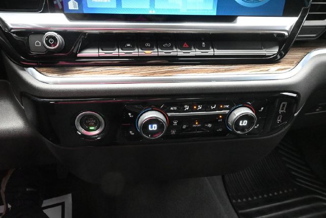 Used 2022 Chevrolet Silverado 1500 LT AWD/4WD image 40
