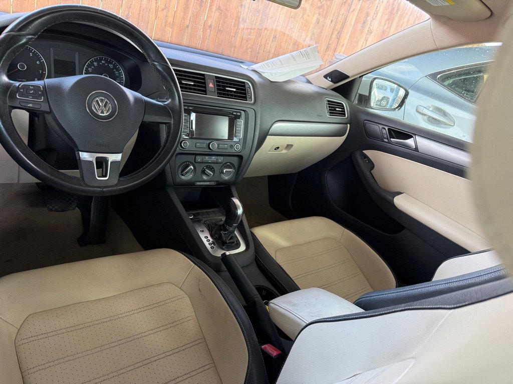 Used 2014 Volkswagen Jetta SEL image 9