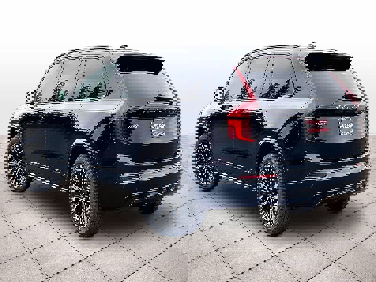 New 2026 Volvo XC90 T8 Ultra w/ Protection Package image 3