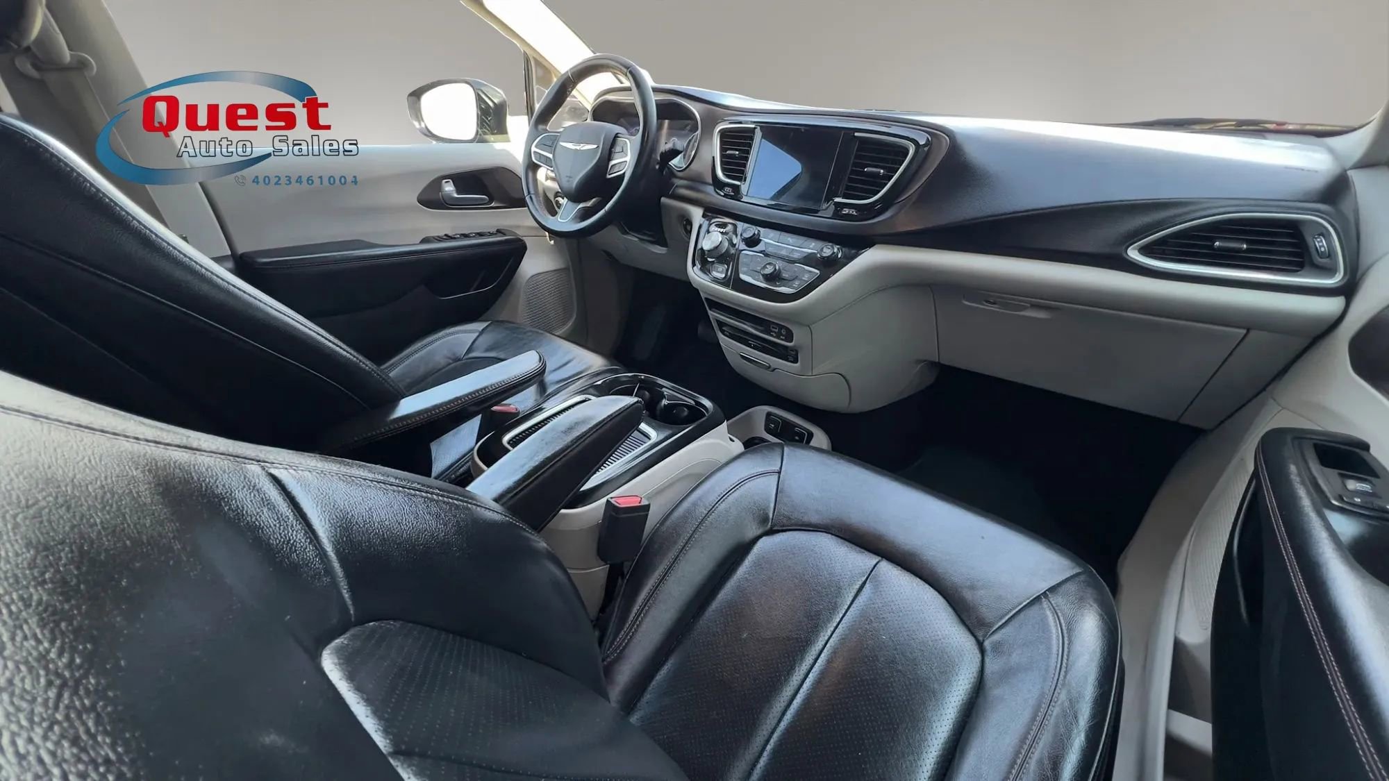 Used 2018 Chrysler Pacifica Touring-L Plus FWD image 23