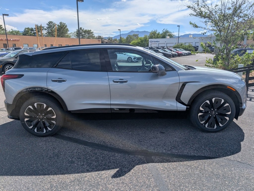 New 2025 Chevrolet Blazer EV RS image 6