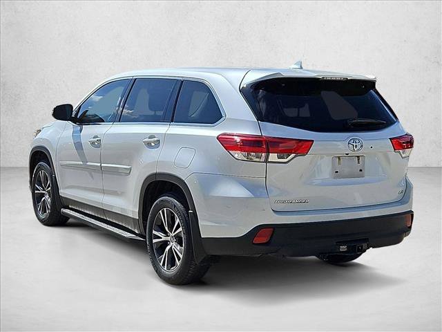 Certified 2019 Toyota Highlander Plus FWD image 8