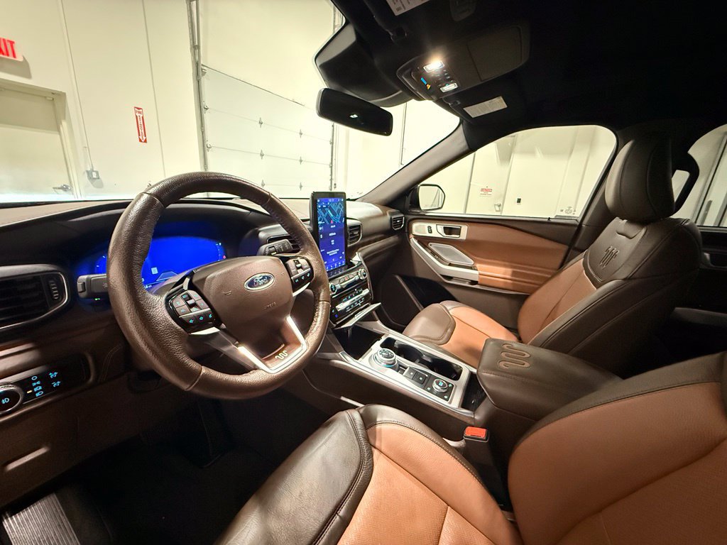 Used 2023 Ford Explorer King Ranch w/ Technology Package AWD/4WD image 18