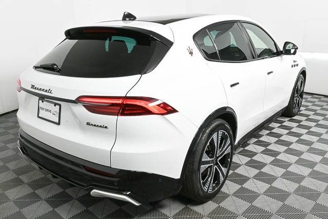 New 2025 Maserati Grecale Folgore AWD/4WD image 29