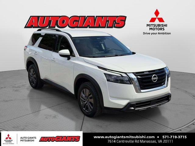 Used 2025 Nissan Pathfinder SV FWD image 1