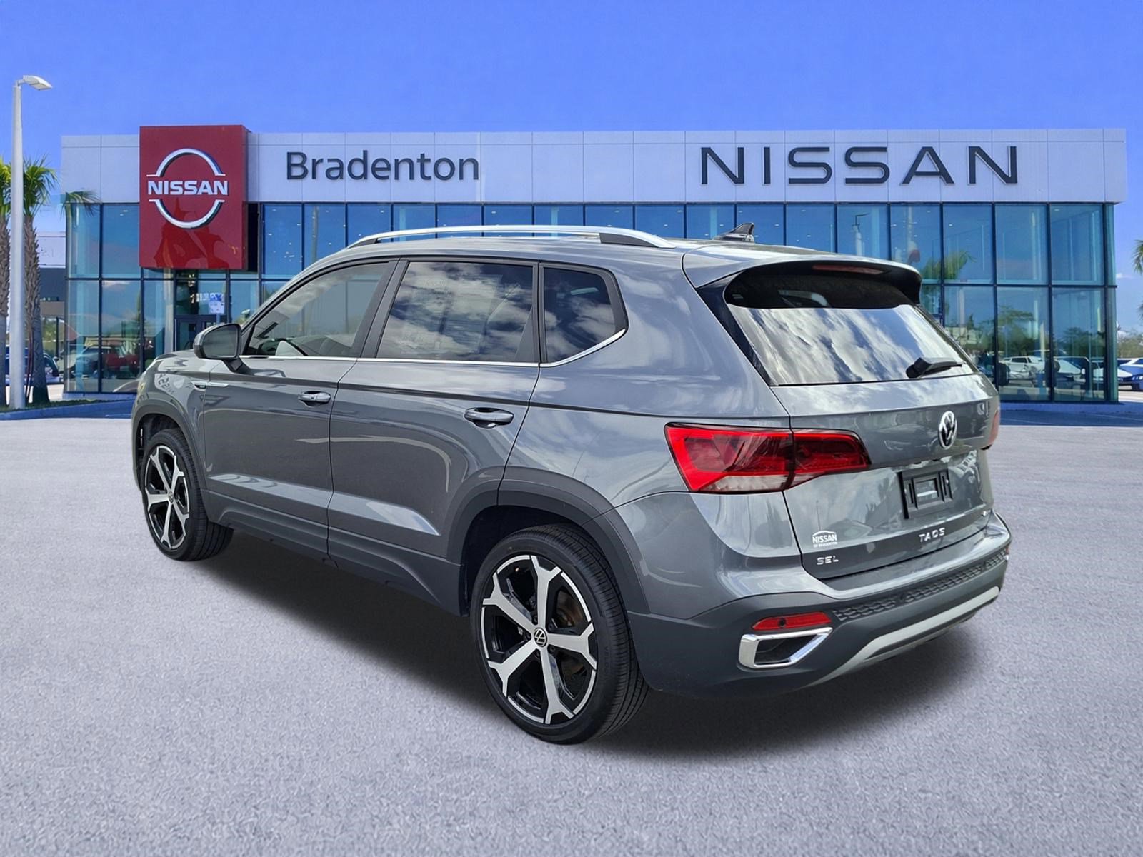 Used 2023 Volkswagen Taos SEL AWD/4WD image 7