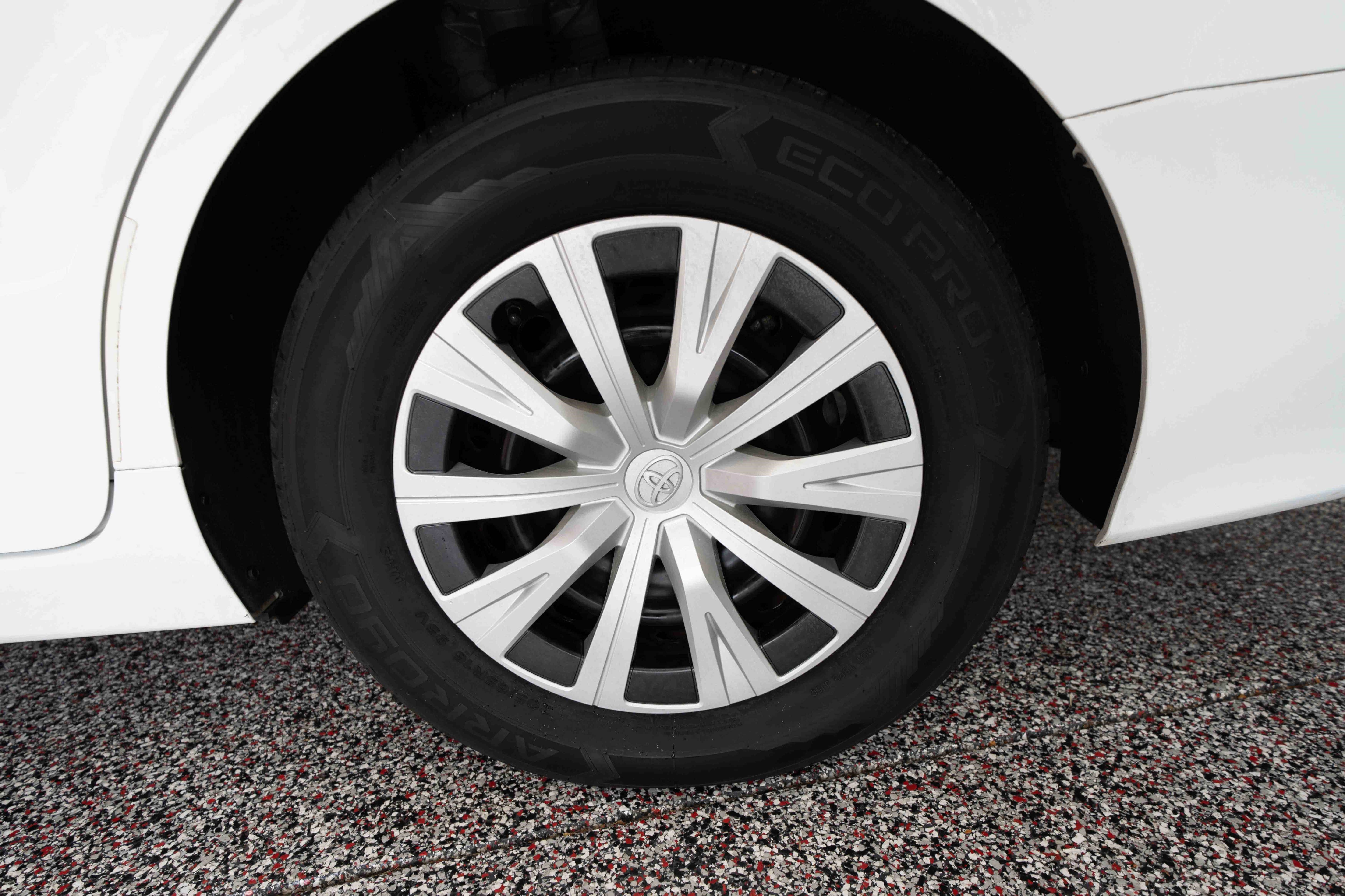 Used 2021 Toyota Camry LE FWD image 28