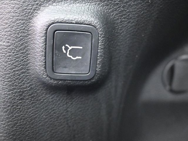 Used 2019 Jeep Cherokee Trailhawk image 24