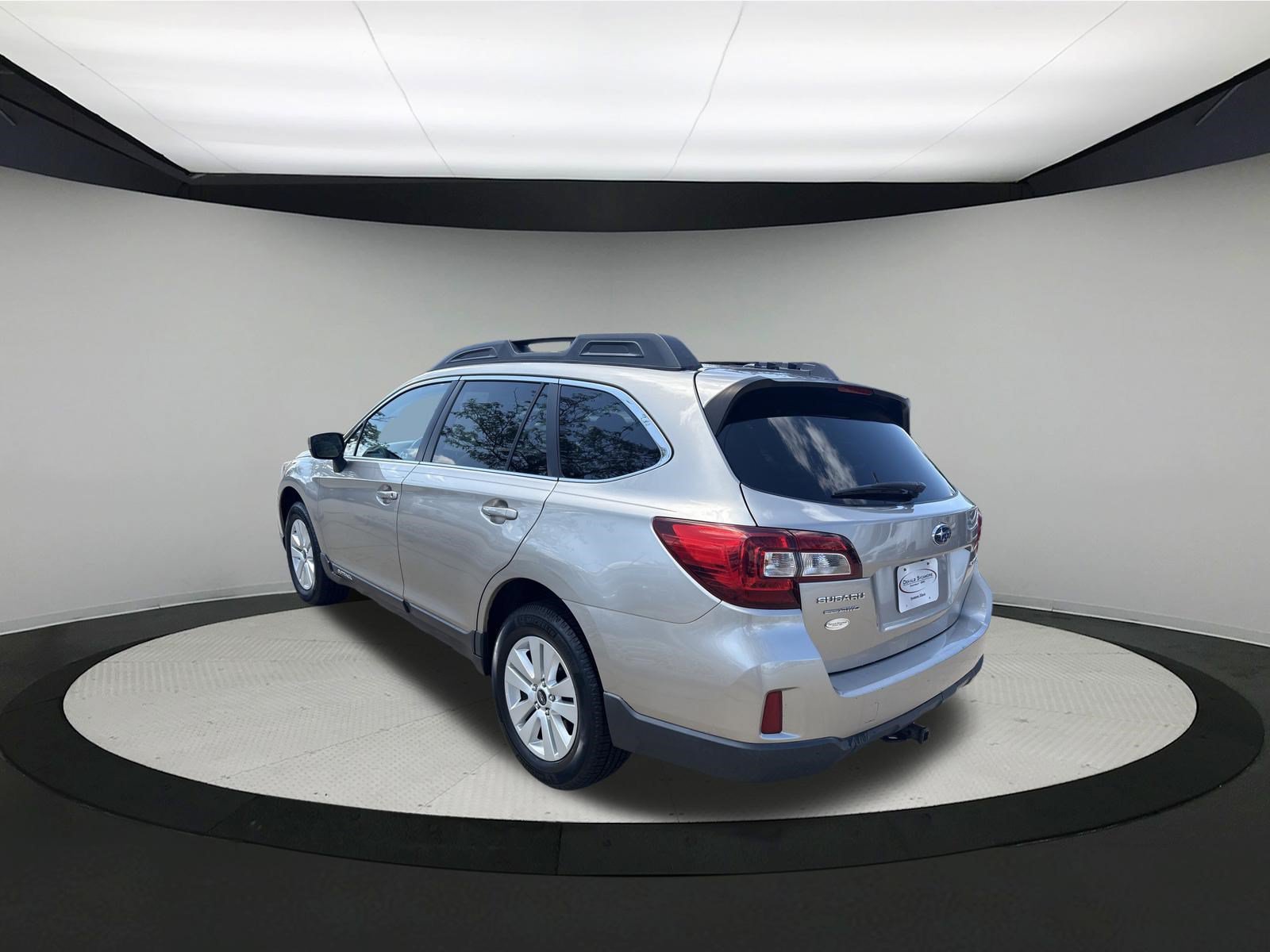 Used 2015 Subaru Outback 2.5i Premium AWD/4WD image 5