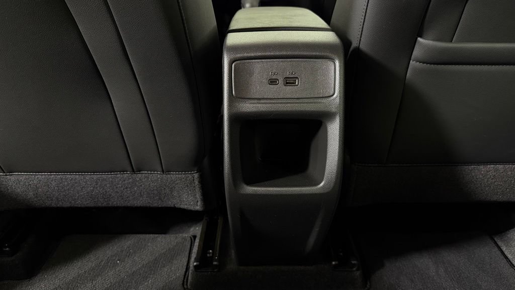 Used 2024 Chevrolet Trax RS w/ Sunroof Package FWD image 26
