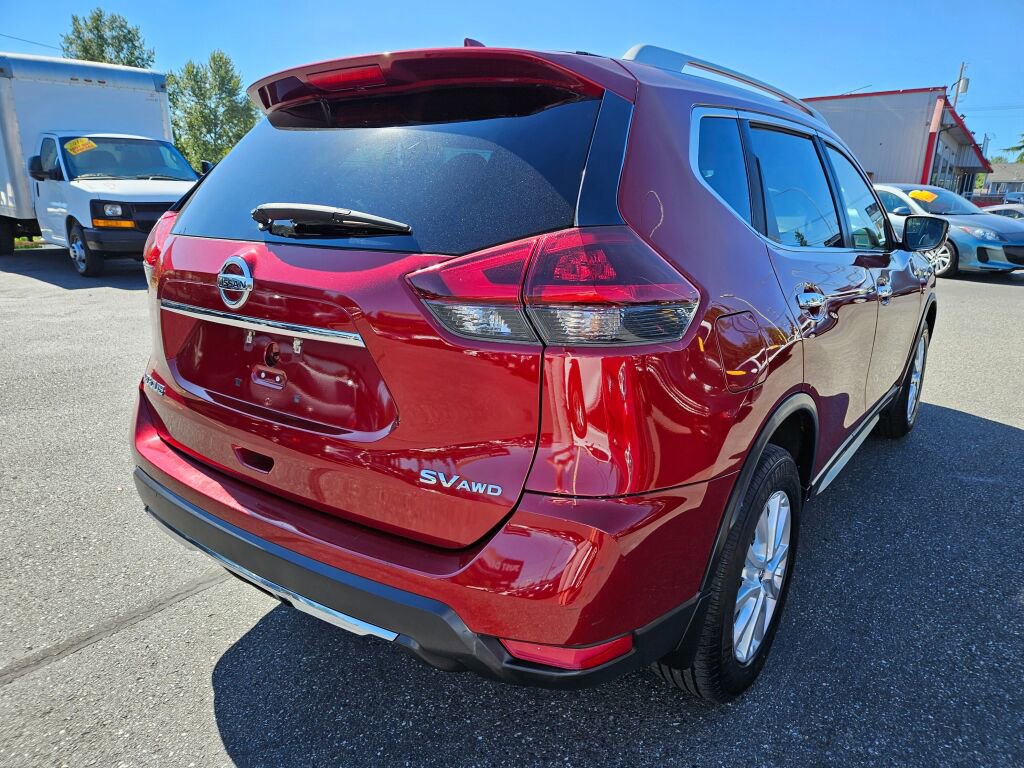 Used 2018 Nissan Rogue SV image 4