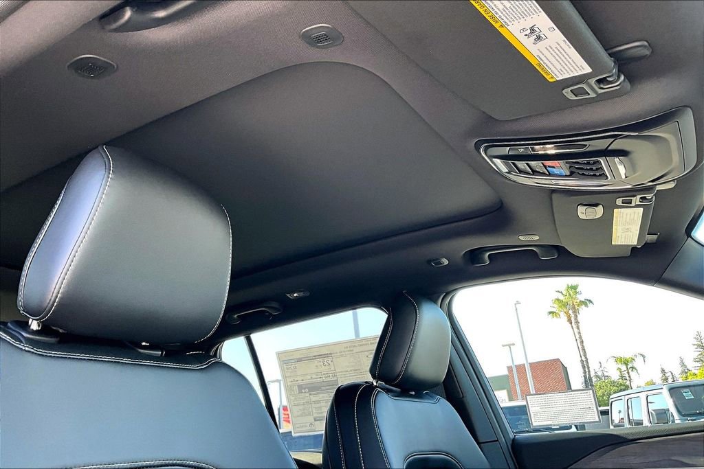 New 2026 Jeep Grand Cherokee Limited AWD/4WD image 14